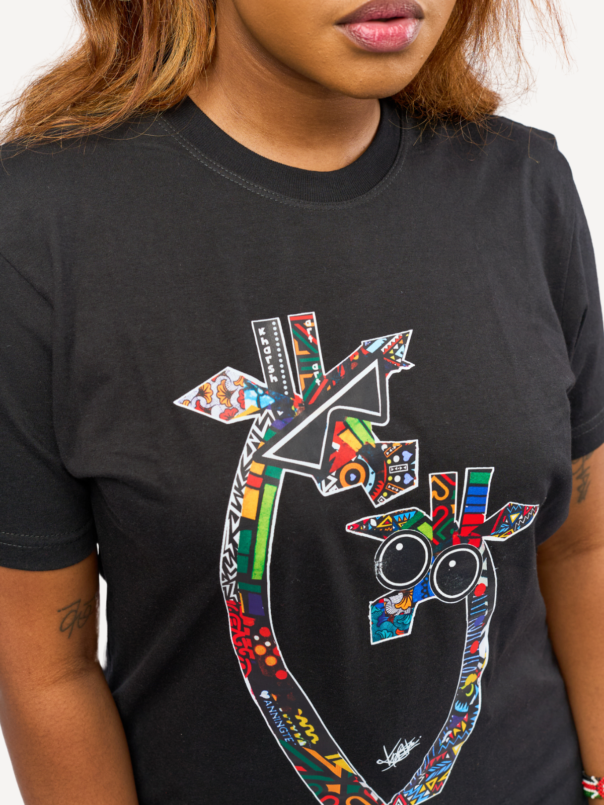 Kali Graphic Ts: Black with Twiga